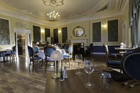 Woodlands Lodge Hotel Отели в г. Брамшо