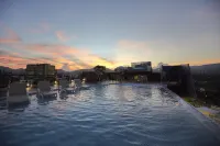โรงแรม เวล หัวหิน - สระว่ายน้ำแบบอินฟินิตี้