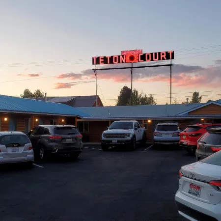 Teton Court Motel