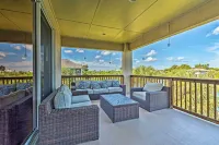 Bright Bayfront Home < 2 Mi to Hernando Beach! - Homestays