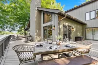 Niblick on Norman w/Heated Pool & Optional Boat Rental - Homestays