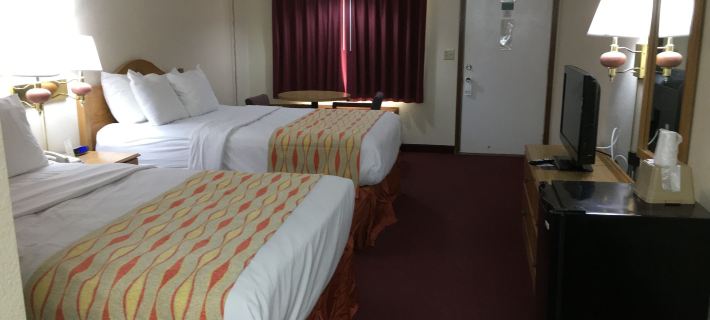 Spinning Wheel Inn Hotels in Branson