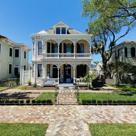 Coppersmith Inn B&B