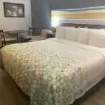 HomeTowne Studios by Red Roof Buffalo - Niagara Airport Hotels in Bowmansville