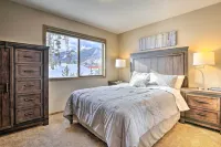 Sleek Frisco Townhome w/ Views: 8 Mi to Copper Mtn - balcony