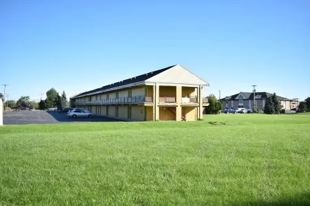 Econo Lodge Отели в г. Парма