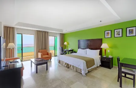 Holiday Inn Campeche Отели рядом с достопримечательностью «Сад Ботанико Смуч-Альтун»