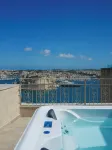 Battery House - Hot Tub
