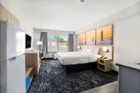 Days Inn & Suites by Wyndham Norton Shores/Muskegon Hotel a Muskegon