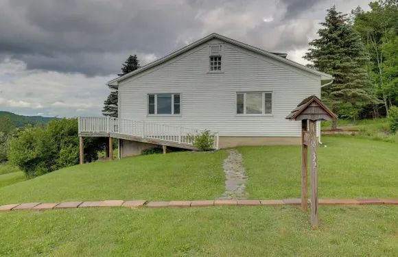 靠近遊戲土地的勞倫斯維爾公寓帶露台！