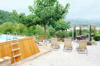 Casale le Orme Hotels in Todi