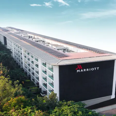 Marriott Suites Pune Отели рядом с Аэропорт Логеджаон