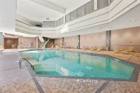 Crowne Plaza Suites MSP AIRPORT - MALL OF AMERICA by IHG - Pools
