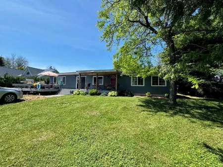 Great! 5 Stars! Family friendly quiet bay swimming boating fishing Отели в г. Чази