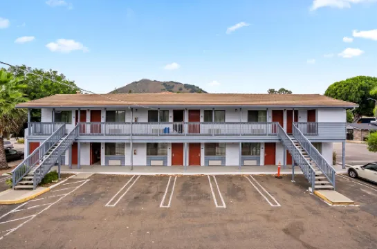 艾維紐因道恩湯聖路易斯奧比斯波 聖路易斯－奧比斯波酒店