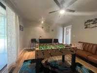 Charming 2-bedroom house in Warner Robins with WiFi and AC