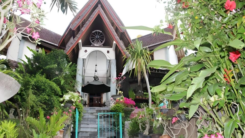 Puri Eling Blimbingsari Hotel