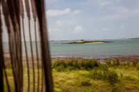 Oasis Hotel - Ocean View