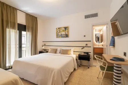 Hotel Robson - Smart Hotel Отели рядом с достопримечательностью «Hiper Garden Center Sa Bòvila»