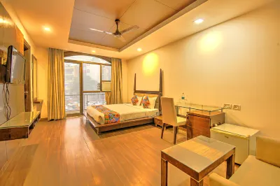 Via le Grand Hotel in zona Tughlaqabad