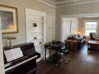 Charmer 2bed house fenced in Broken Arrow. Rose District 1 block off Main pet ok