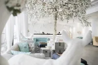 Creator Hotel Hotels in Sedenak