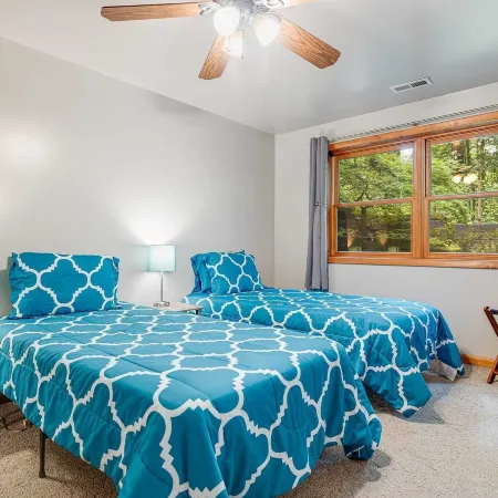 Twin Creeks Lodge by AvantStay 33 Acre Retreat
