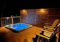 Spacious 5BR Lakefront home with hot tub, ping pong, private dock