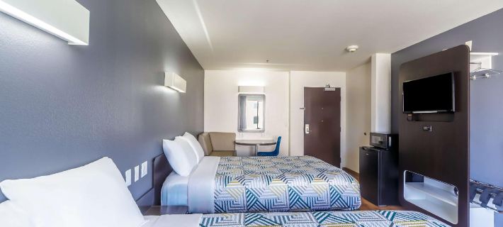 Motel 6 Laredo, TX - Airport Отели в г. Уэбб