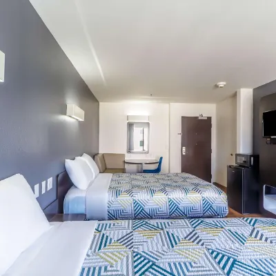 Motel 6 Laredo, TX - Airport Hotels near H-E-B plus!