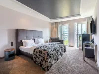 New Berlin Hotels near Wellblechpalast