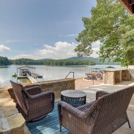 Mountain View Cabin on Lake Blue Ridge: Hot Tub!
