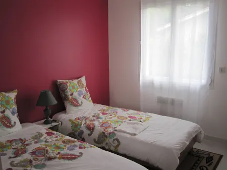 At the edge of the Arcachon basin, recent villa 4/6 persons with swimming pool Отели рядом с достопримечательностью «Aqualand Bassin d Arcachon»