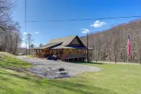 Tranquil Mountain Getaway in Troutdale: Game Room!