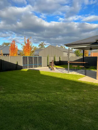 Wodonga House Huon hill Отели в г. Уодонга