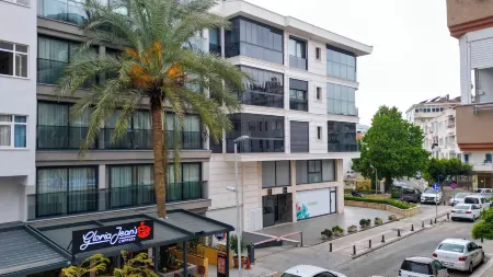 AYLİN HOTEL Отели рядом с достопримечательностью «Blue Port»