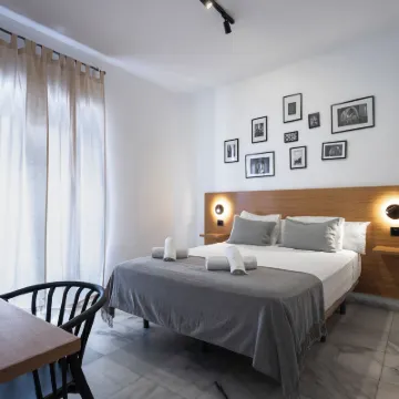 La Central Sevilla Hotels near Centro Cultural Santa Clara