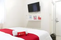 RedDoorz @ Garden Boulevard Citra Raya Tangerang Hotels in Panongan