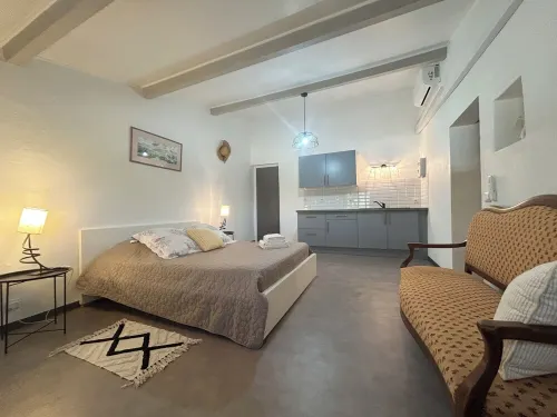 House with Pool in the Luberon for 6 People