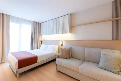 Aparthotel Atenea Calabria Hotels in Eixample