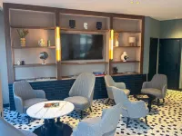 Hôtel CASA MOHO - Juan-Les-Pins アンティーブのホテル