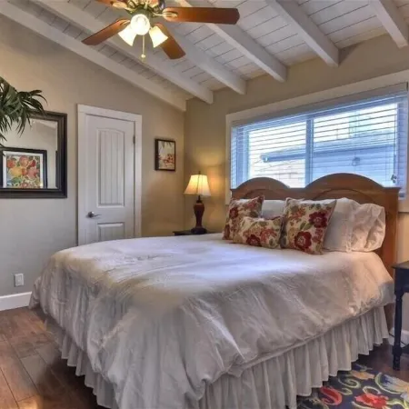 Clean & Highly Rated - Close to CDM Beach/Village, A/C&Garage