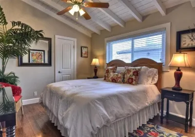 Clean & Highly Rated - Close to CDM Beach/Village, A/C&Garage