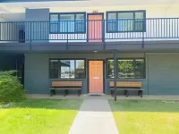 Lovely Designer 1 Bedroom with Free Parking