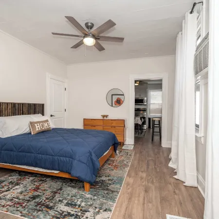 Historic Ludlow Apt A