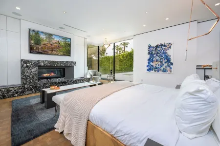 FALL IN LOVE OVER AND OVER Отели в г. Беверли-Хиллз