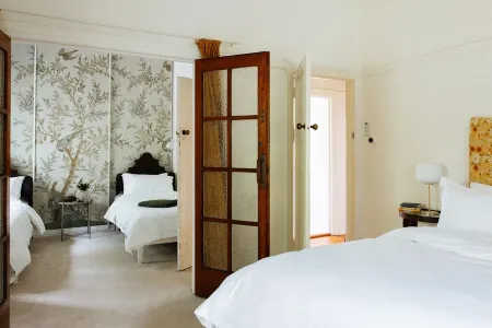 Canberra Heritage House, across from the Australian War Memorial, walk to CBD Отели в г. Reid