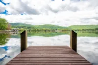 Lakeside Luxury: Private Dock, Kayaks, Game Room Hotels in Soddy-Daisy