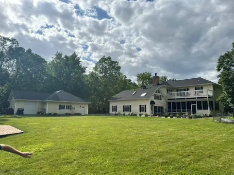 Indiana Dunes Getaway on 2 acres! Truly unique 4 Bedroom, 4 Bath home!