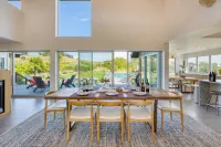 Coplan Vineyards by AvantStay 10-Acre Estate w Pool Spa Bocce Designer Interiors